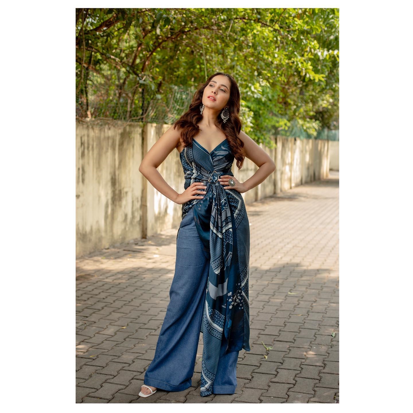 Rashi Khanna New Images In Stylish Look