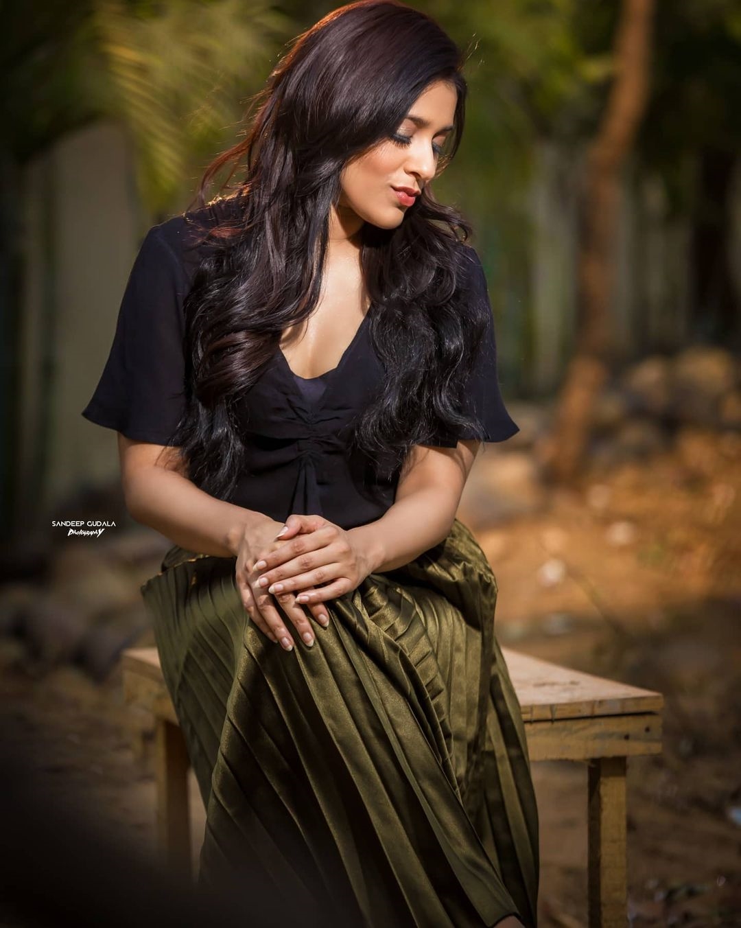 Rashmi Gautam New Photos In Stylish Look