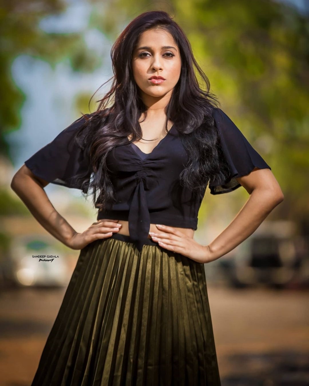 Rashmi Gautam New Photos In Stylish Look