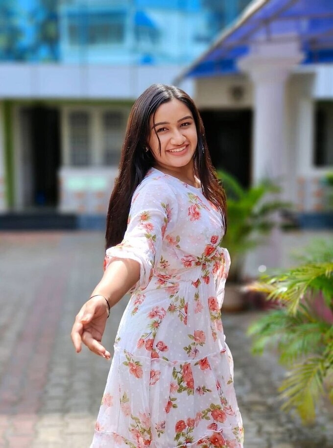 Raveena Daha New Clicks