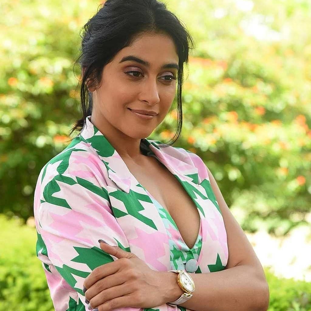 Regina Cassandra Hot Photos