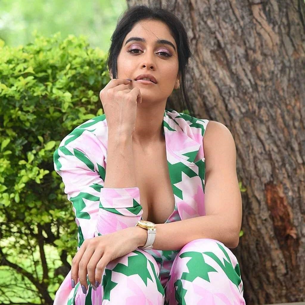 Regina Cassandra Hot Photos