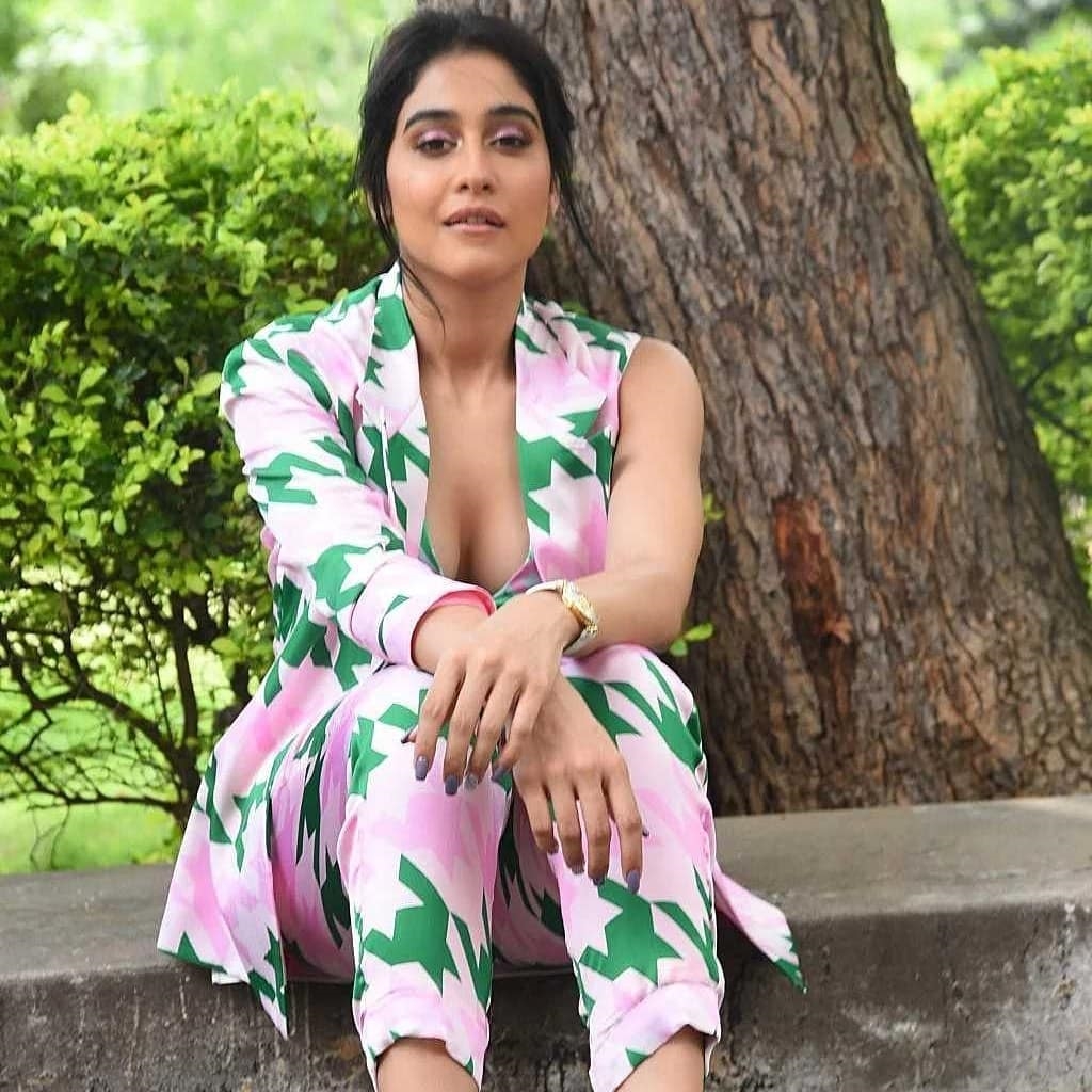 Regina Cassandra Hot Photos