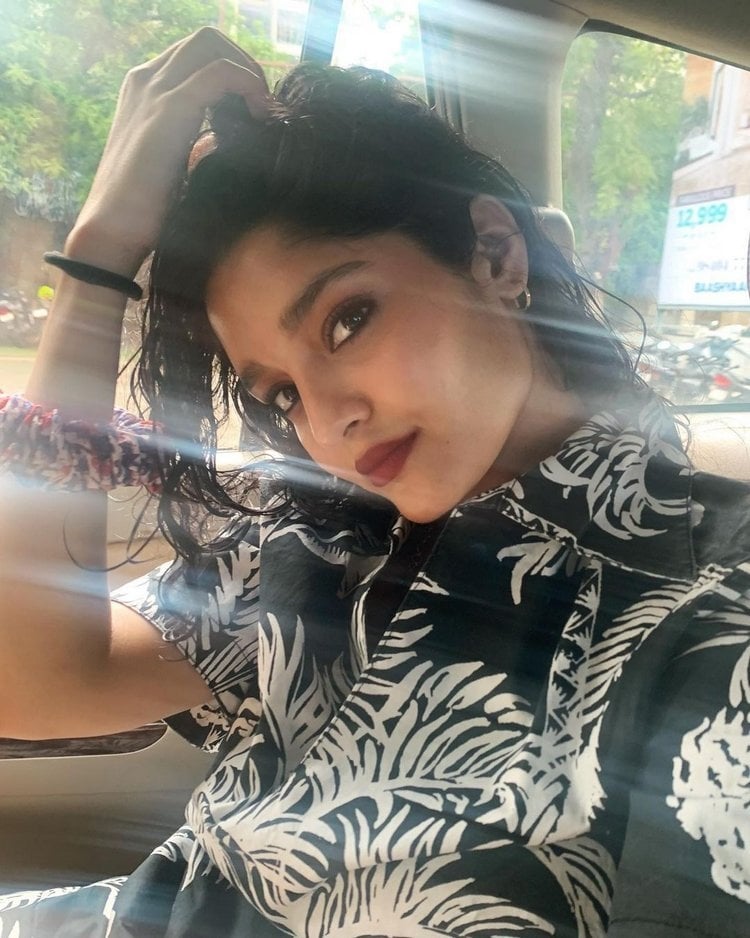 Ritika Singh Latest Photos