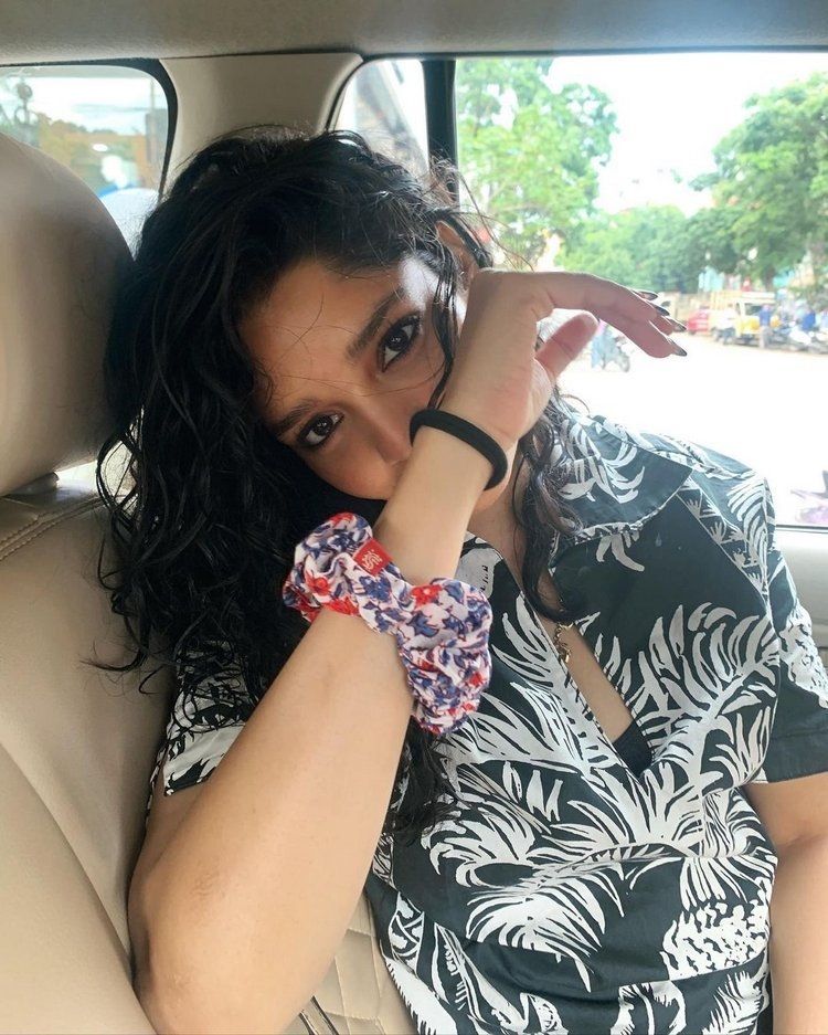 Ritika Singh Latest Photos