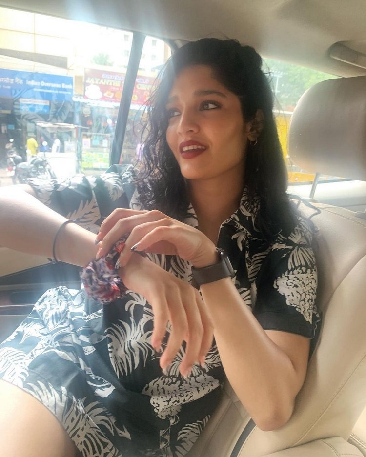 Ritika Singh Latest Photos