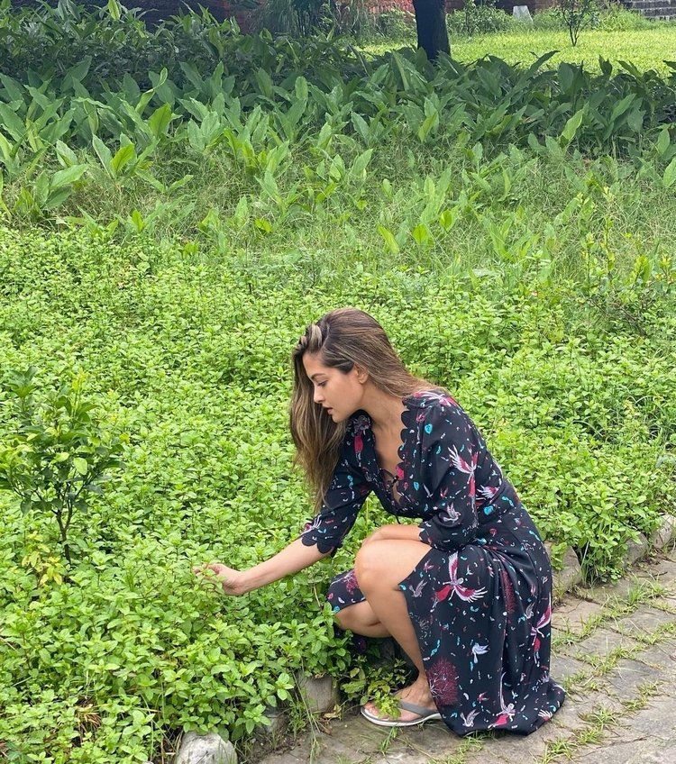 Riya Sen Images In Movie Shoot