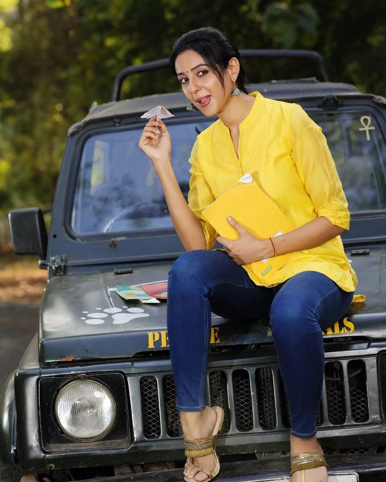 Riya Suman New Images In Yellow Dress