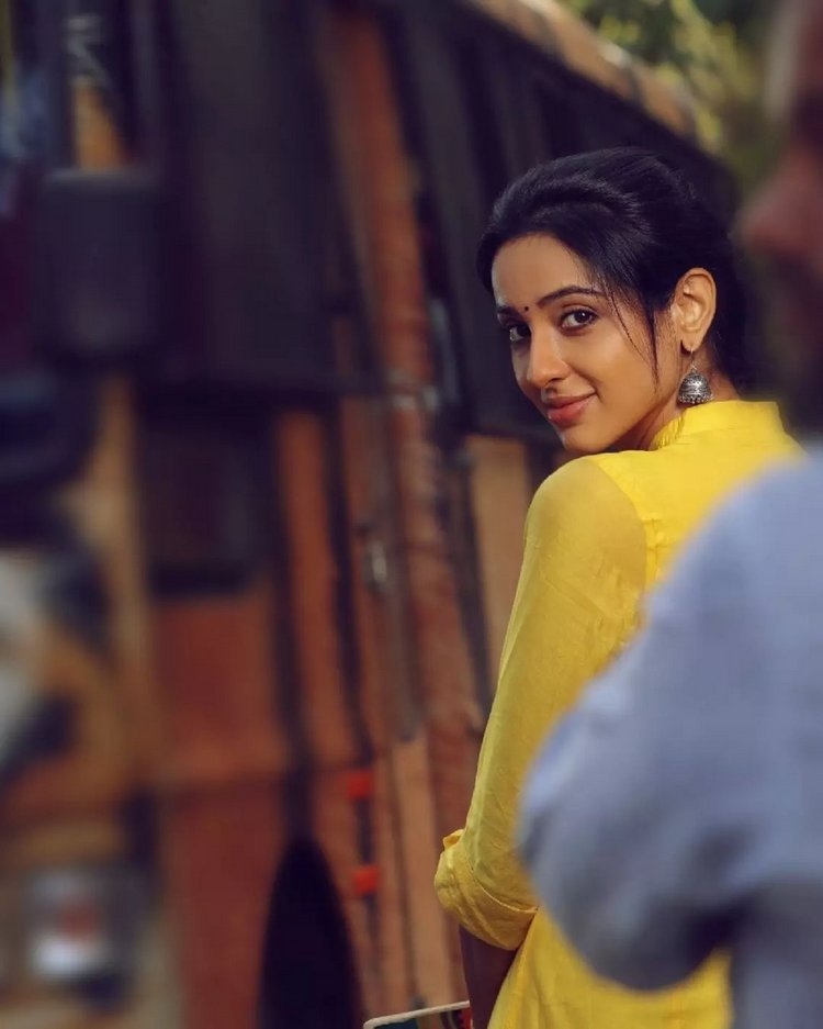 Riya Suman New Images In Yellow Dress