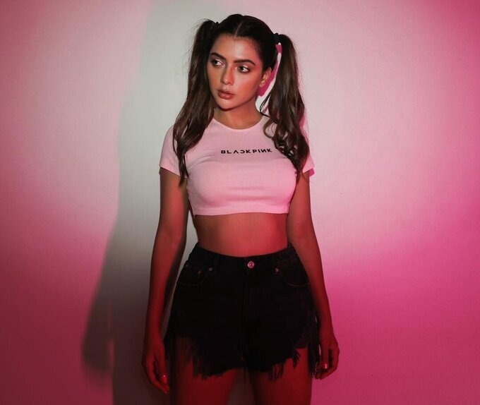 Ruhi Singh Latest Photos Collection