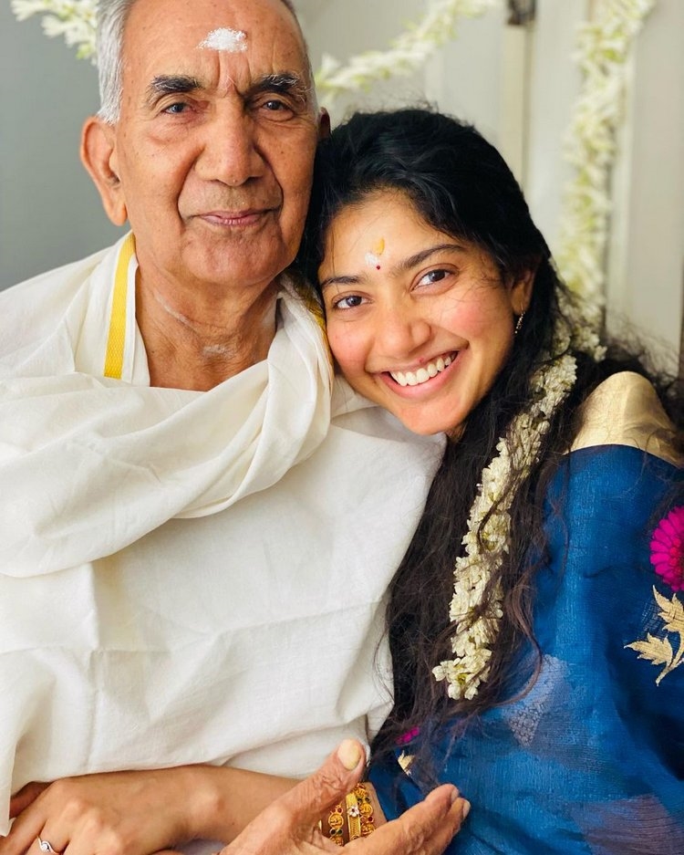 Sai Pallavi with her grandparents