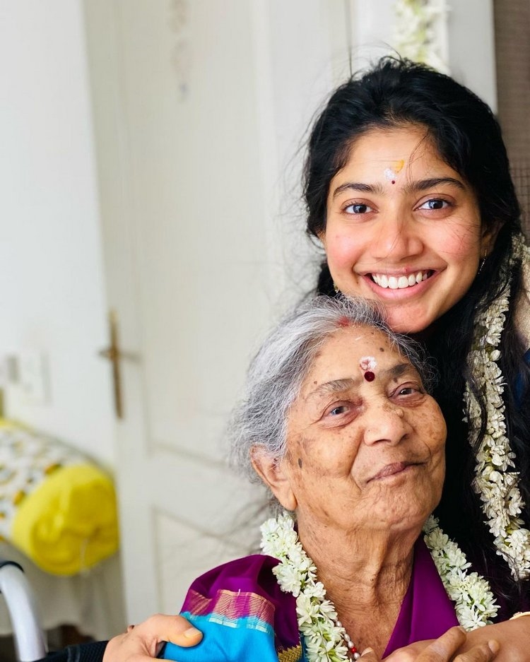 Sai Pallavi with her grandparents