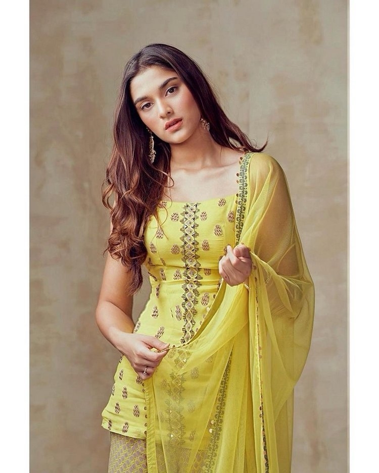 Saiee Manjrekar New Clicks