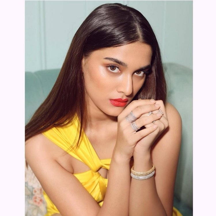Saiee Manjrekar New Clicks