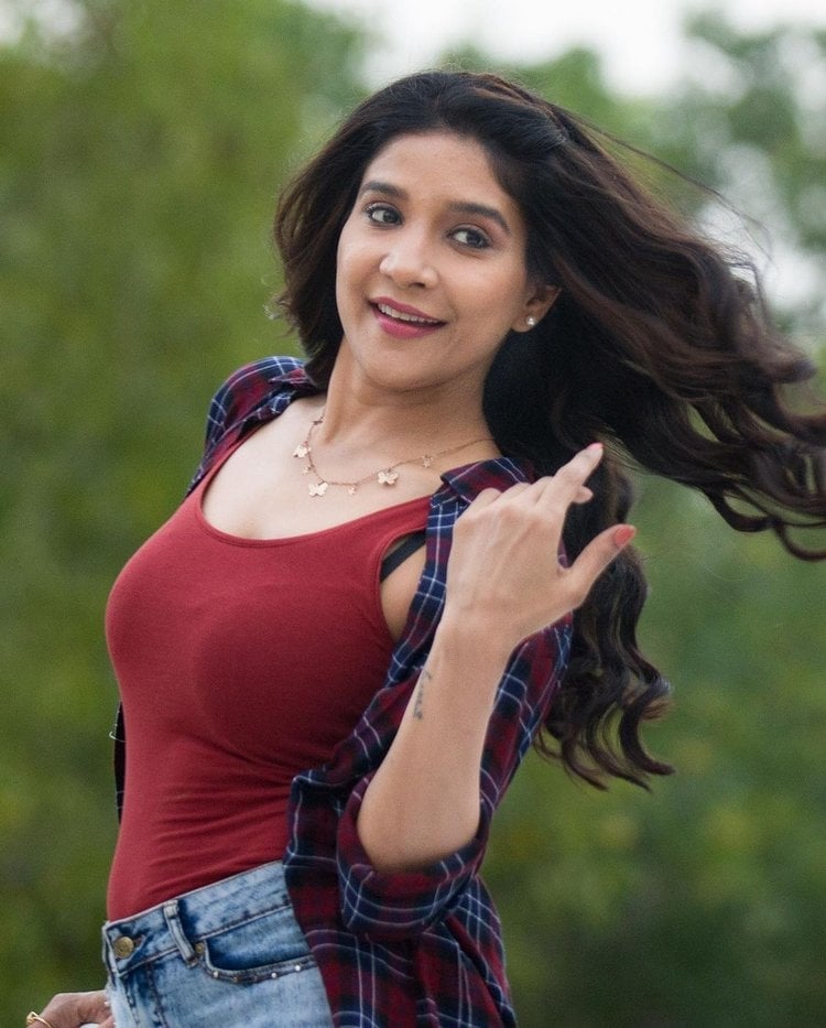 Sakshi Agarwal Amazing Clicks In Shoot