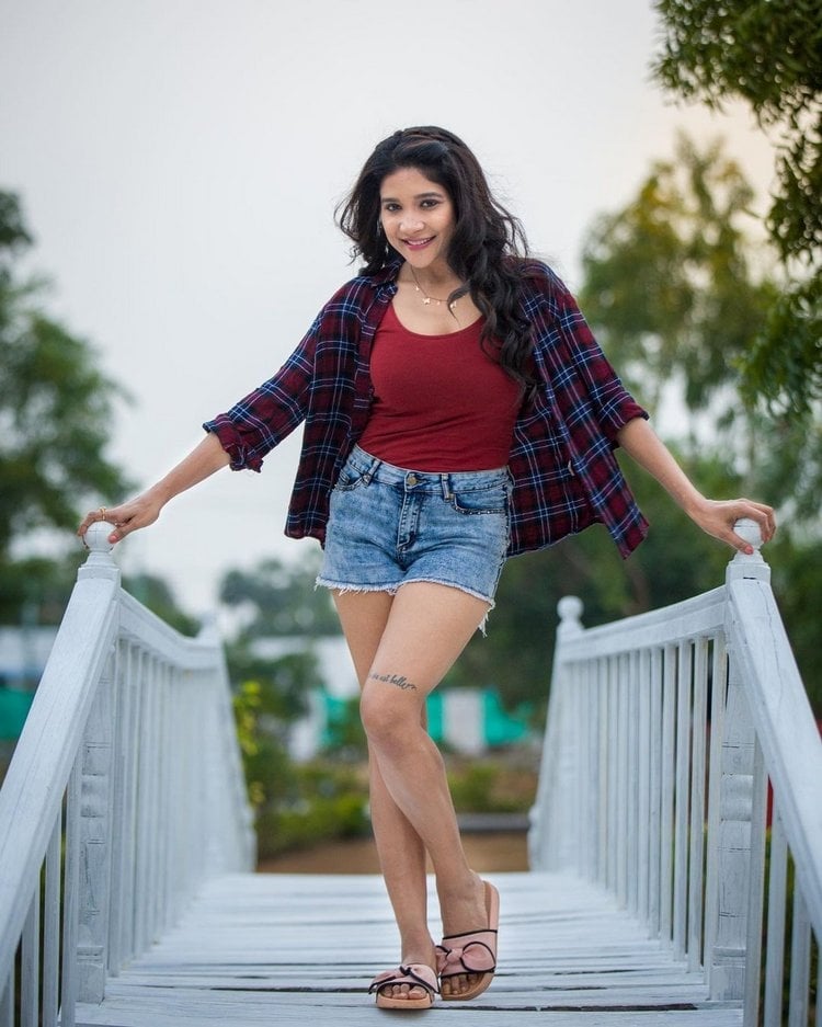 Sakshi Agarwal Amazing Clicks In Shoot