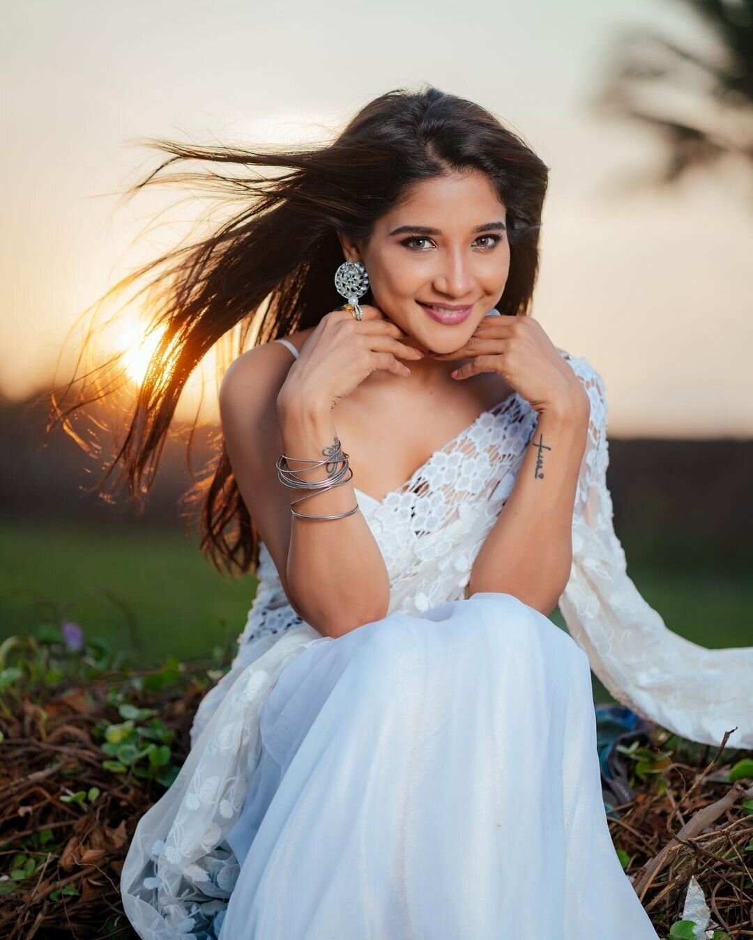 Sakshi Agarwal Amazing New Photos