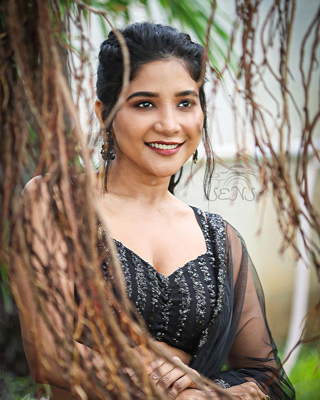 Sakshi Agarwal Hot Photos In Black Dress