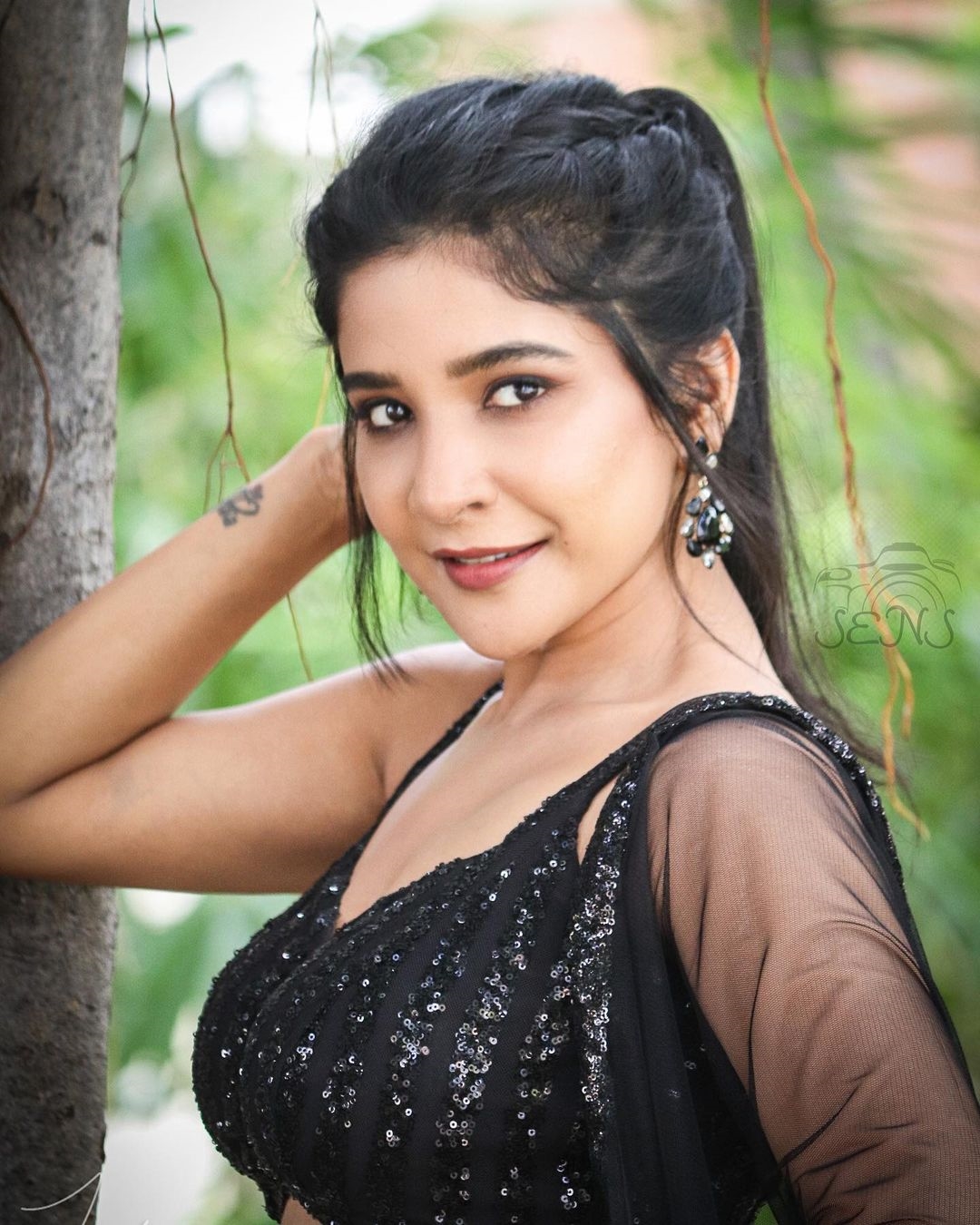 Sakshi Agarwal Hot Photos In Black Dress