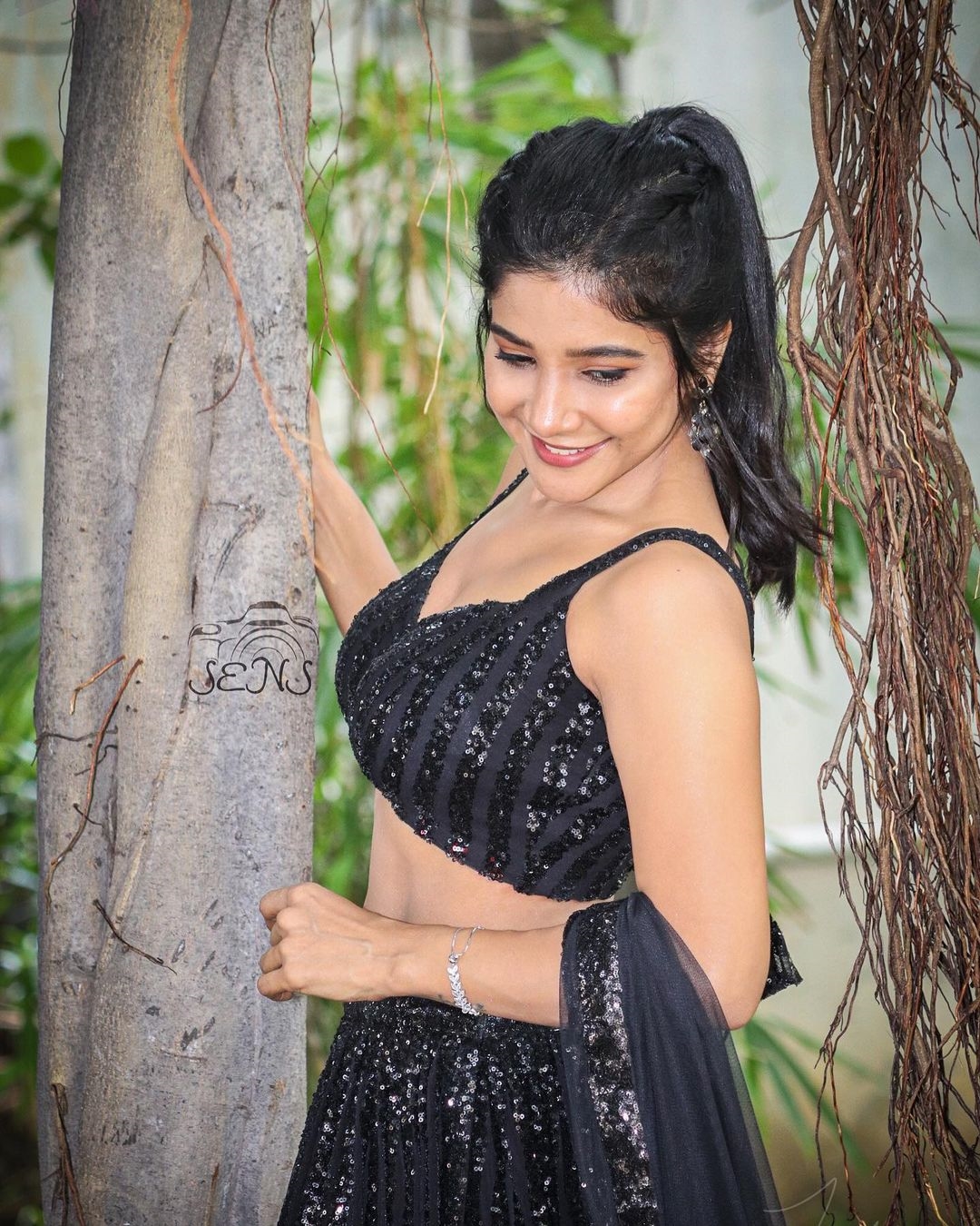 Sakshi Agarwal Hot Photos In Black Dress