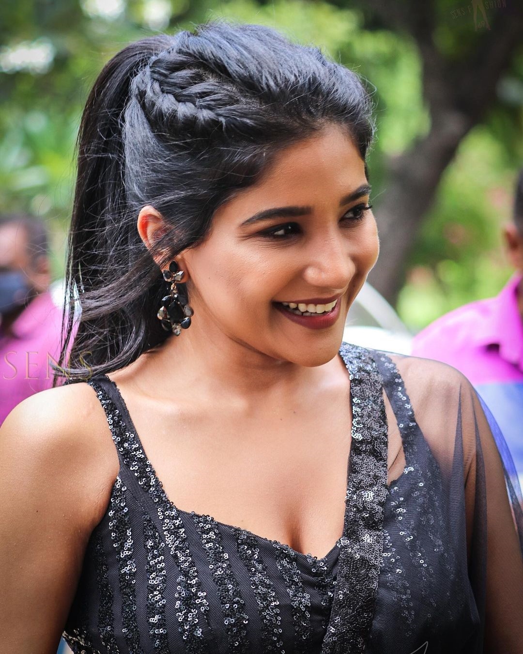 Sakshi Agarwal Hot Photos In Black Dress