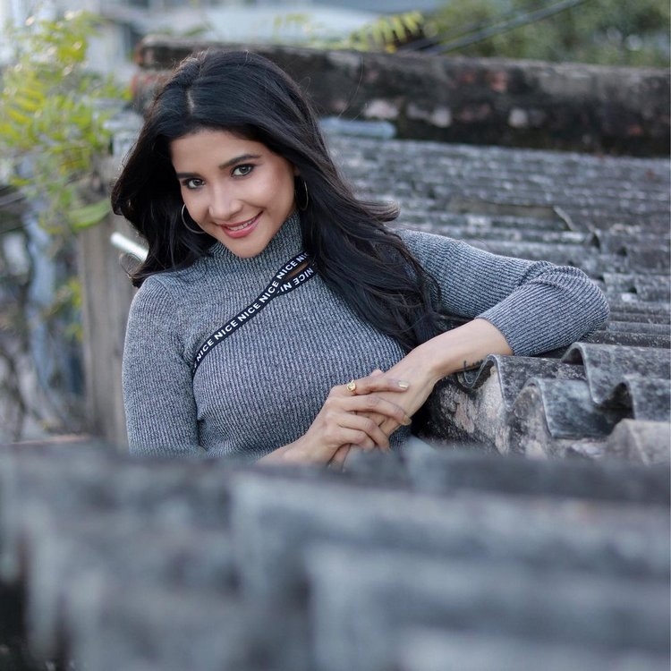 Sakshi Agarwal Stunning New Photos