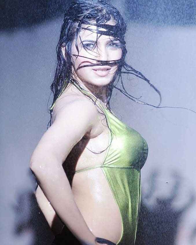 Samantha Akkineni hot Clicks In Rain