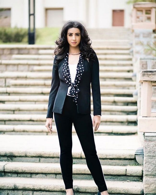 Sanjjanaa Galrani super cute photos