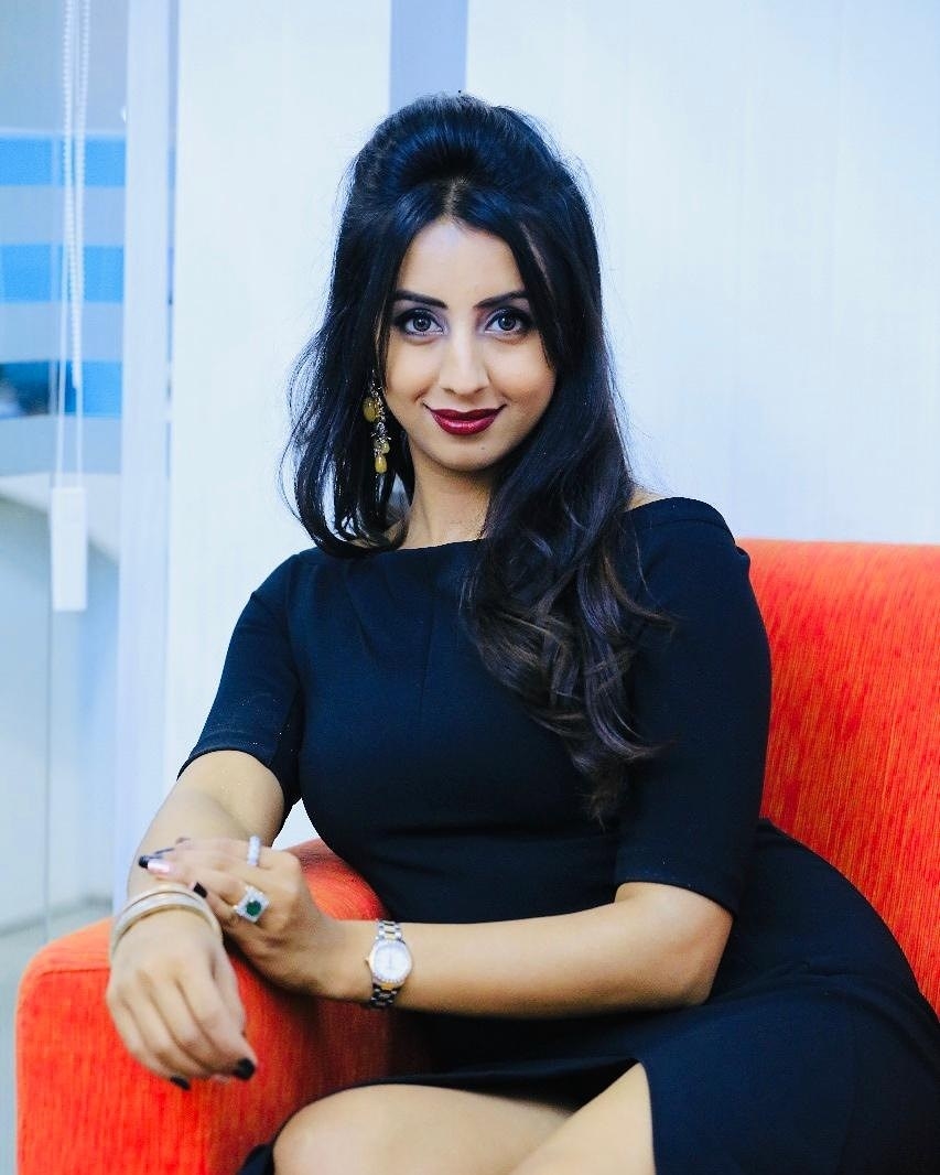 Sanjjanaa Galrani super cute photos