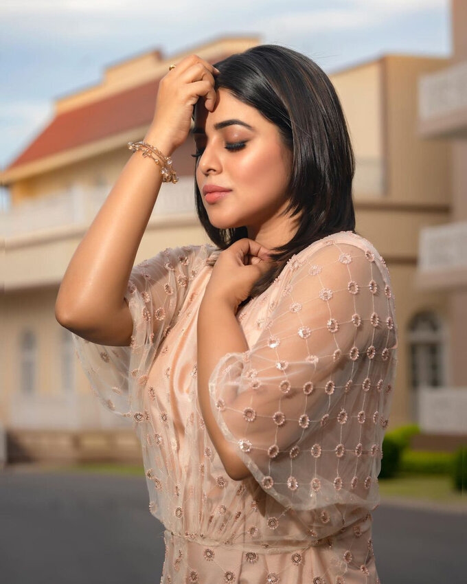 Shamna Kasim Latest Hot Photos