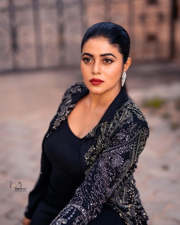 Shamna Kasim Stunning Photos