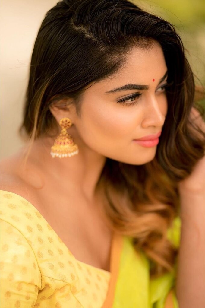 Shivani Narayanan New Images