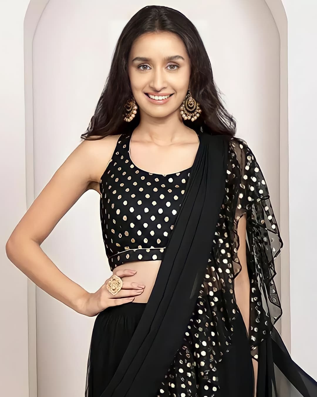 Shraddha Kapoor New Clicks In Traditional Look