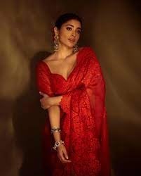 Shriya Saran hot sizziling photos