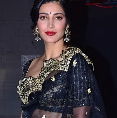 Shruti Haasan Appealing photos