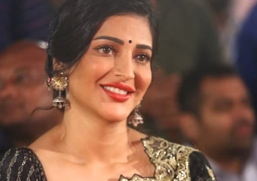 Shruti Haasan Appealing photos