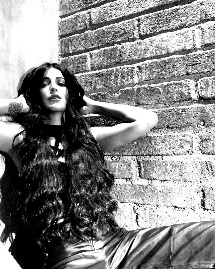 Shruti Haasan New Images With Out Color Photo