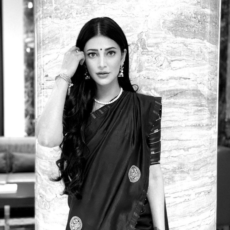 Shruti Haasan Stunning Photos