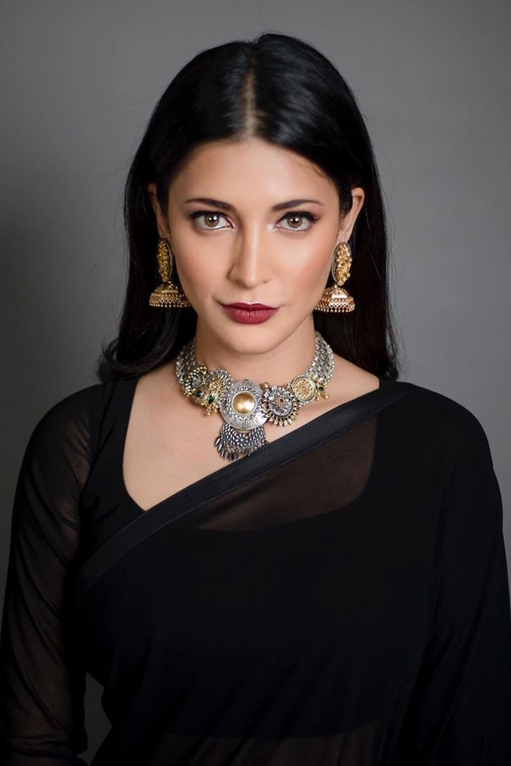 Shruti Haasan latest Hot Photos