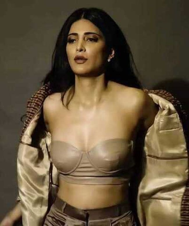 Shruti Haasan latest sexy photos