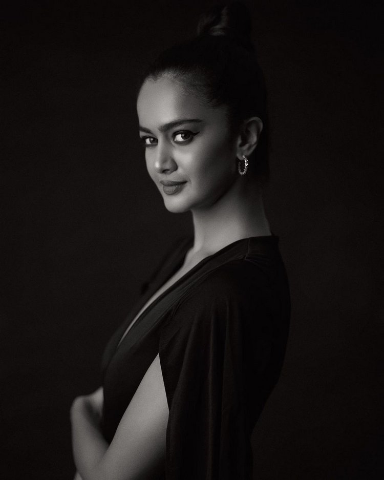Shubra Aiyappa New Images In Stunning Looks