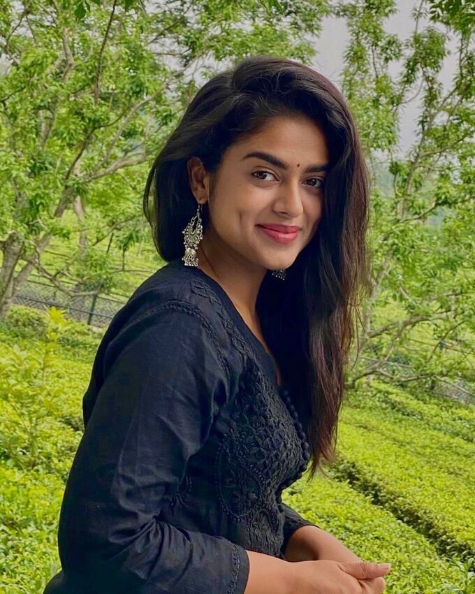 Siddhi Idnani latest photo shoot