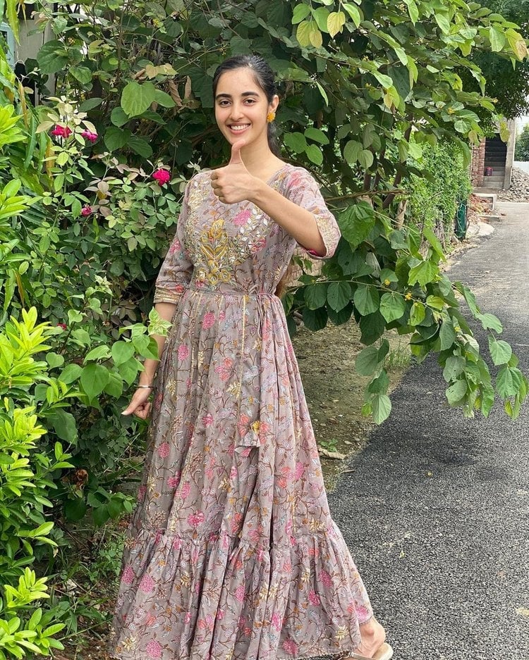 Simrat Kaur Latest Photos Collection