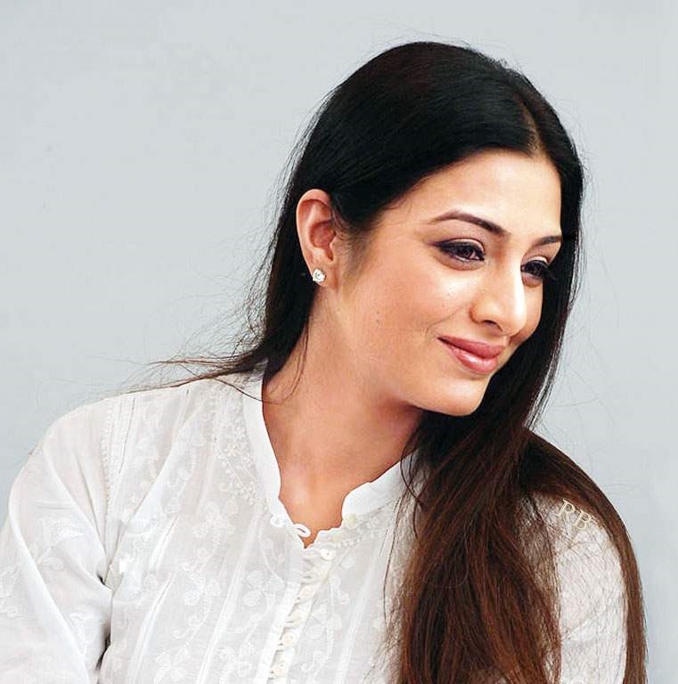 Sizzling Actress Tabu Image Collection