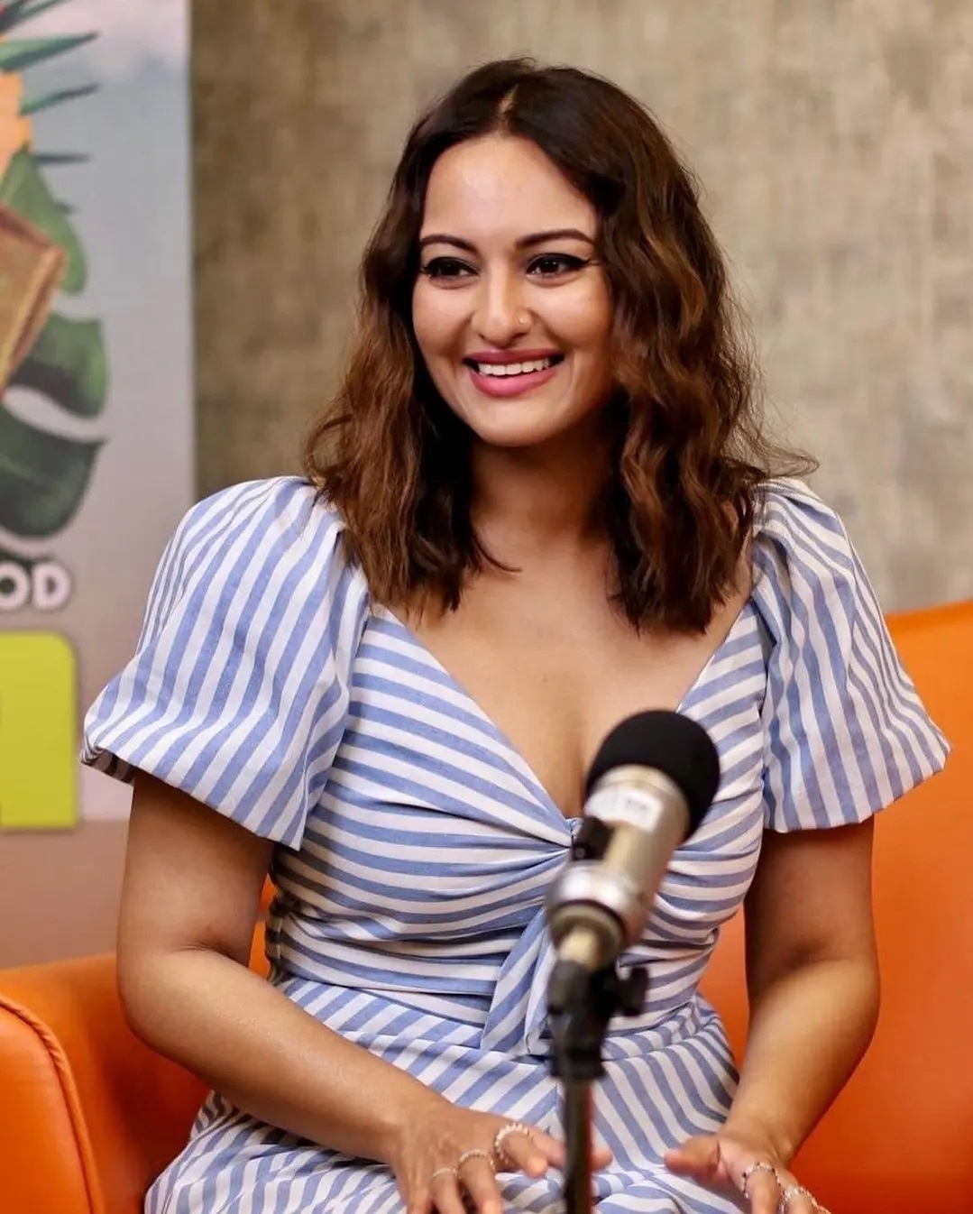 Sonakshi Sinha New Images In Interview