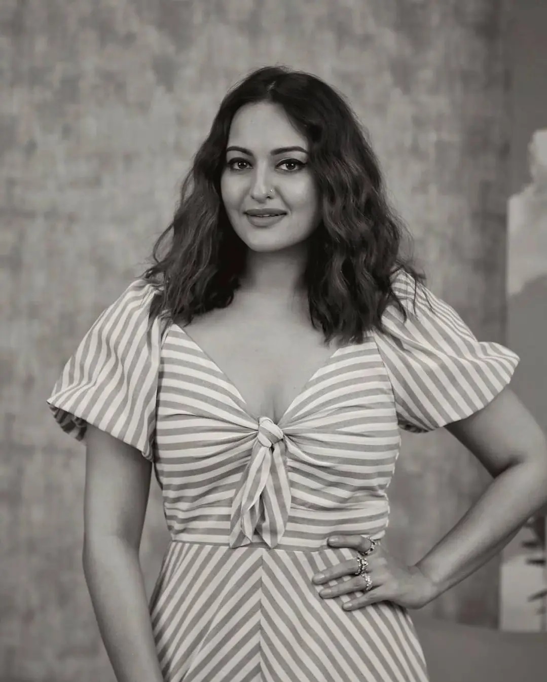 Sonakshi Sinha New Images In Interview