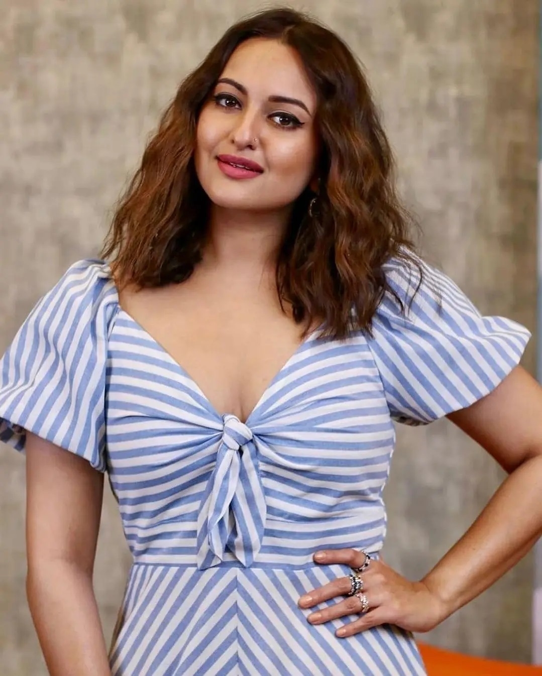 Sonakshi Sinha New Images In Interview
