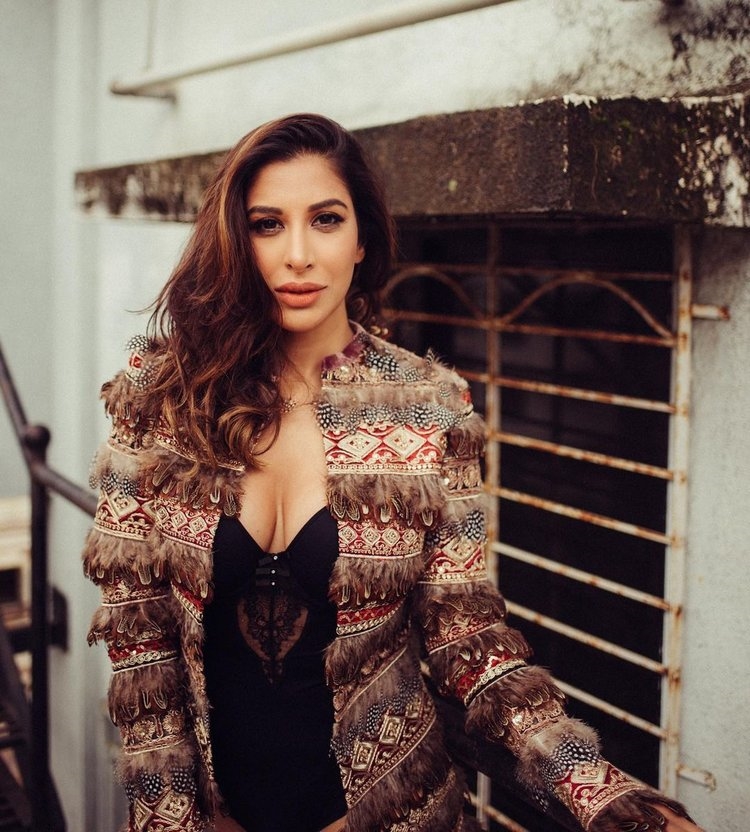 Sophie Choudry Photos Collection