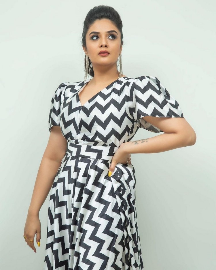 Sreemukhi Amazing New Looks