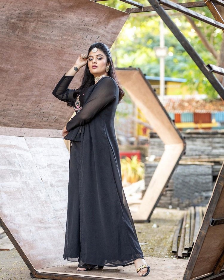 Sreemukhi Amazing Photos In Black Dress